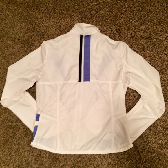 Nike Light Weight White and Blue Jacket - Picture 4 of 7